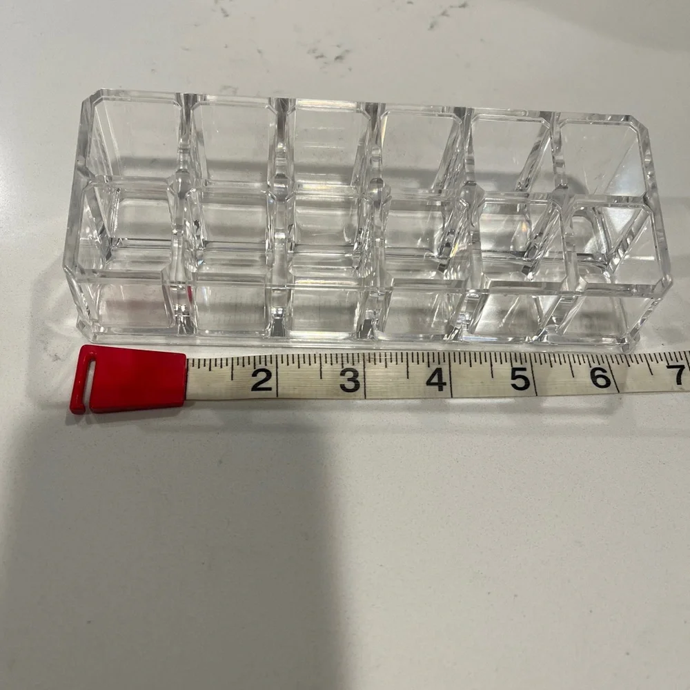 Clear Lip Organizer! - Picture 6 of 9